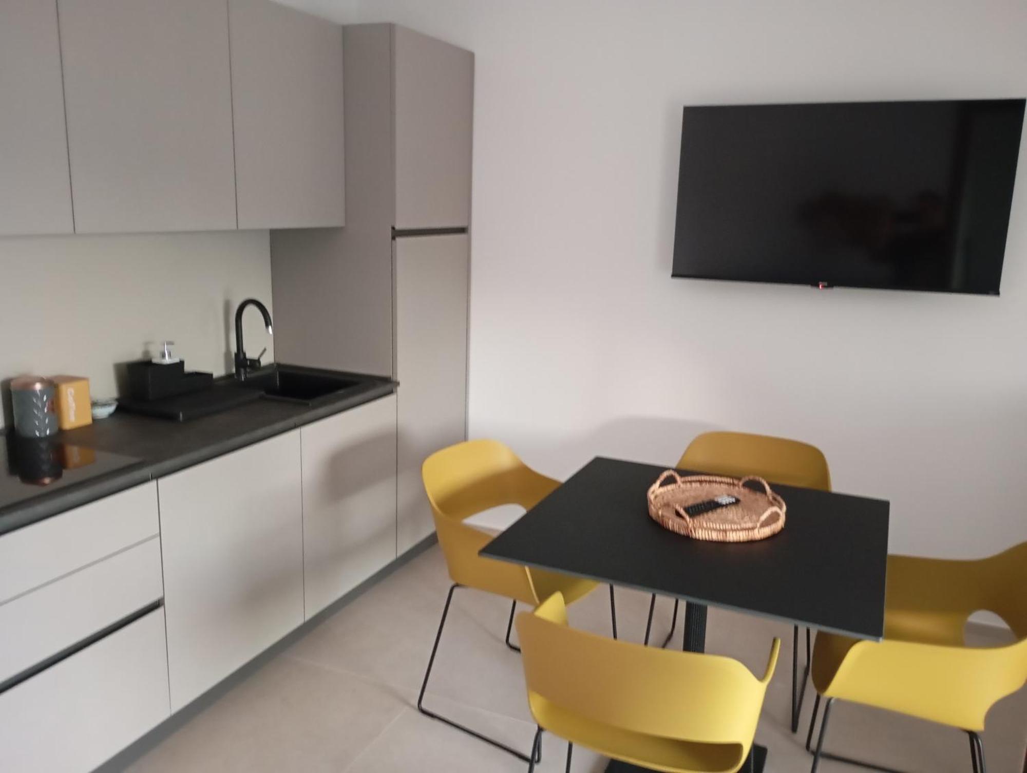 Aura Apartments Маттината Экстерьер фото